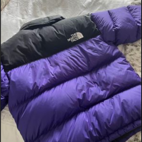 North Face Purple Puffer jacket - Picture 4 of 9